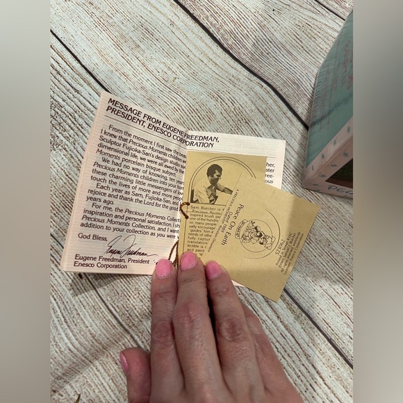 PRECIOUS MOMENTS 1989 "Peace On Earth" Nativity Ornament New In Box - Picture 4 of 8